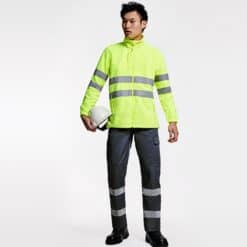 Pantalone con bande